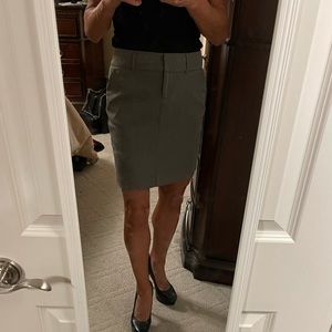Old navy grey pencil skirt size 4